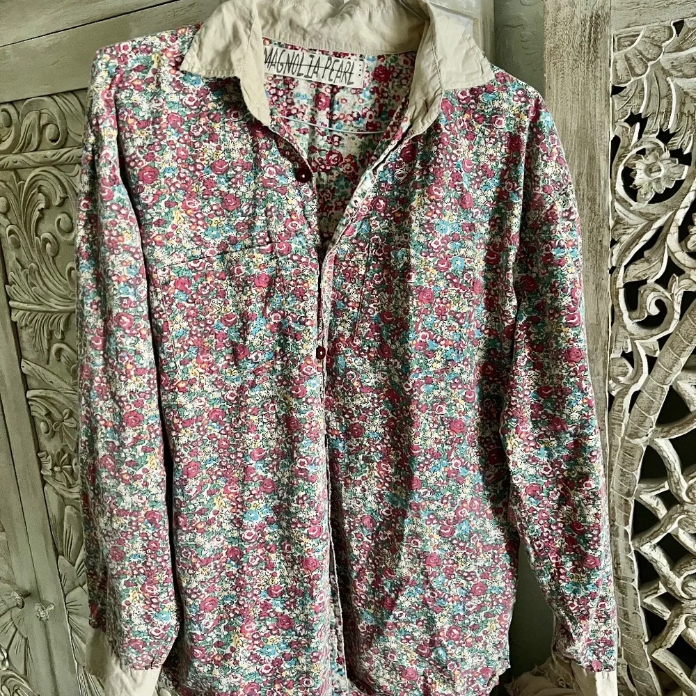 Magnolia Pearl Floral Multicolor Top - Picture 5 of 7